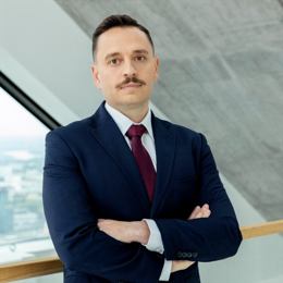 港北区:拼搏实干出新彩